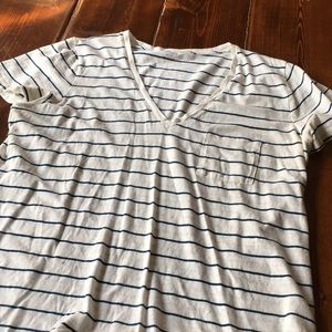 Madewell short sleeved vneck tee